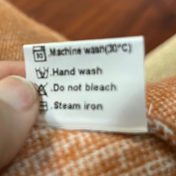 NWOT. Women’s Long Sleeve Plaid Knit Cardigan Size Large - Picture 5 of 7